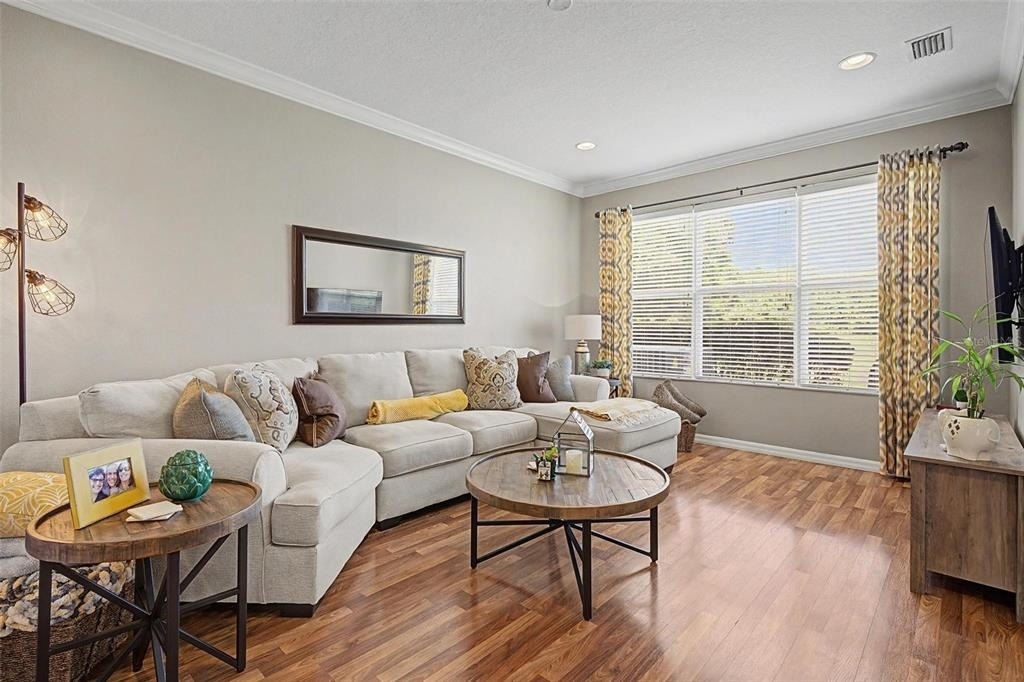 2145 Park Crescent Drive - Photo 2