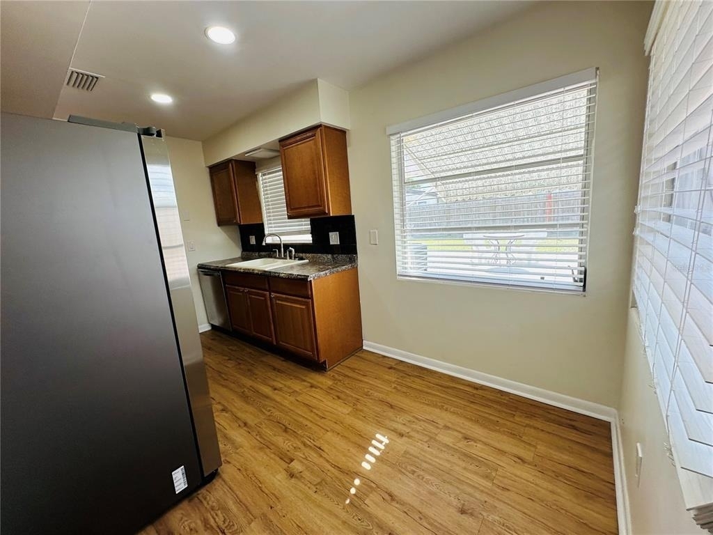 218 S Maywood Avenue - Photo 10
