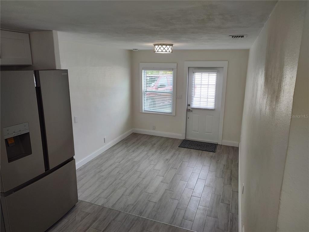 301 Mystic Lake Drive N - Photo 4