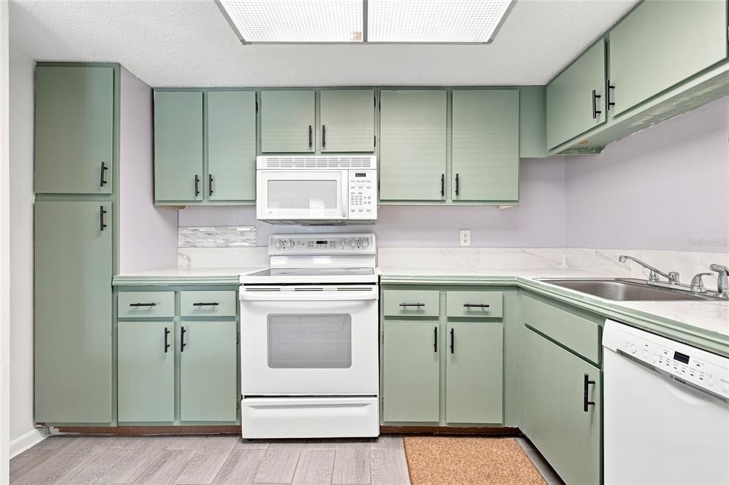 570 Bahia Circle - Photo 16