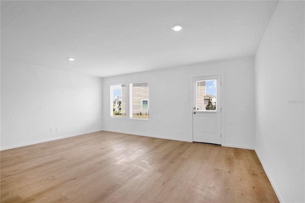 975 Phoenix Street - Photo 9