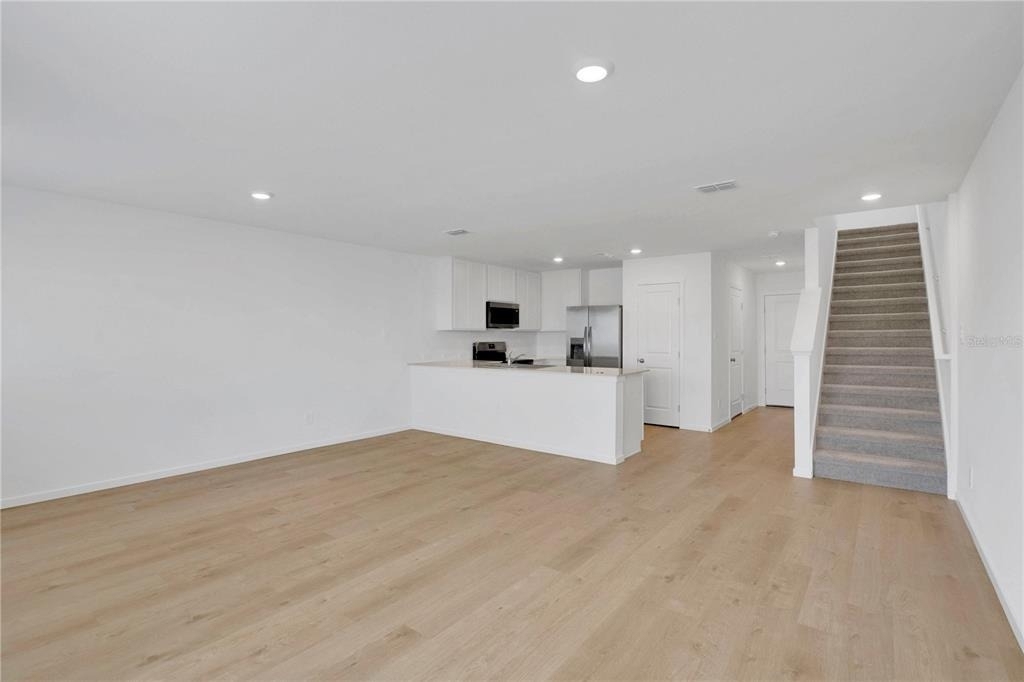 975 Phoenix Street - Photo 3
