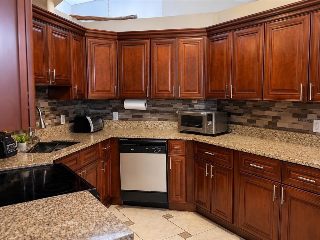 1013 Mayfair Place - Photo 5