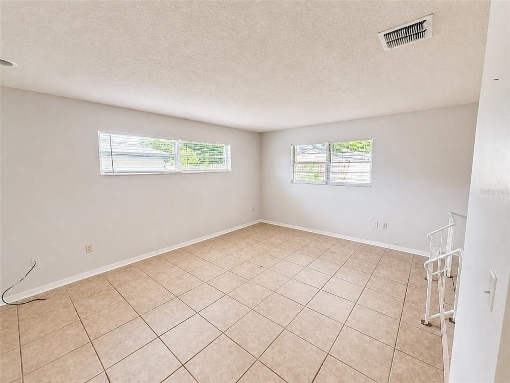 621 Ashberry Lane - Photo 3