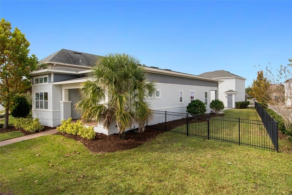 13010 Stoddart Avenue - Photo 4