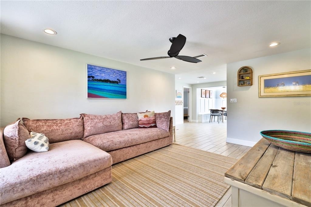 2307 Saxon Drive - Photo 3
