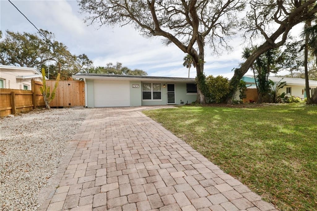 2307 Saxon Drive - Photo 40