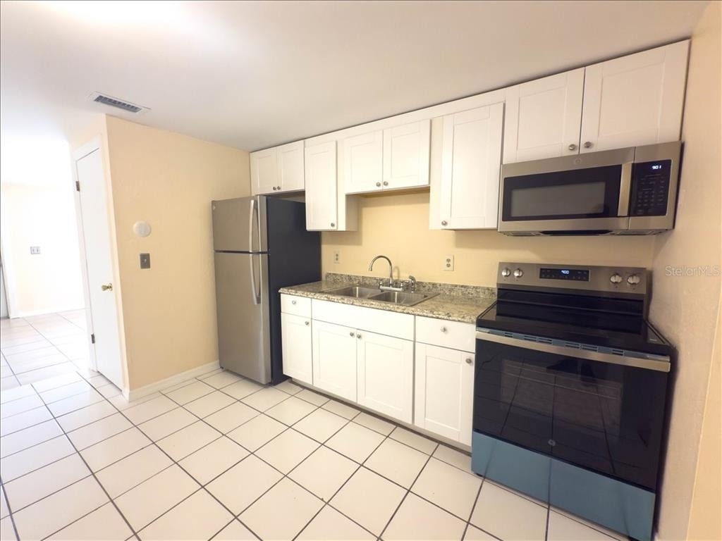 11432 Poplin Avenue - Photo 6