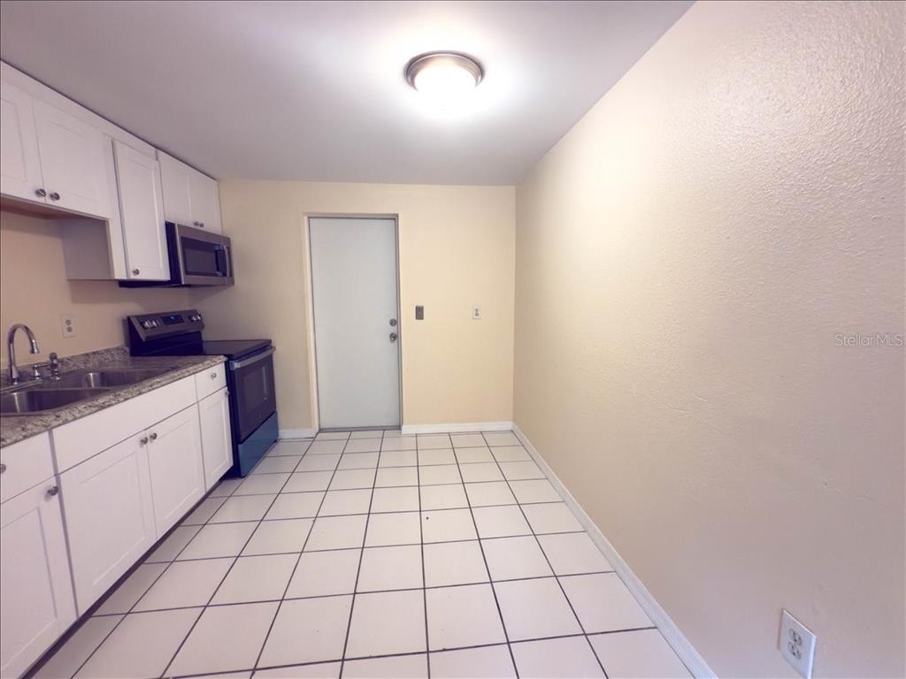 11432 Poplin Avenue - Photo 5