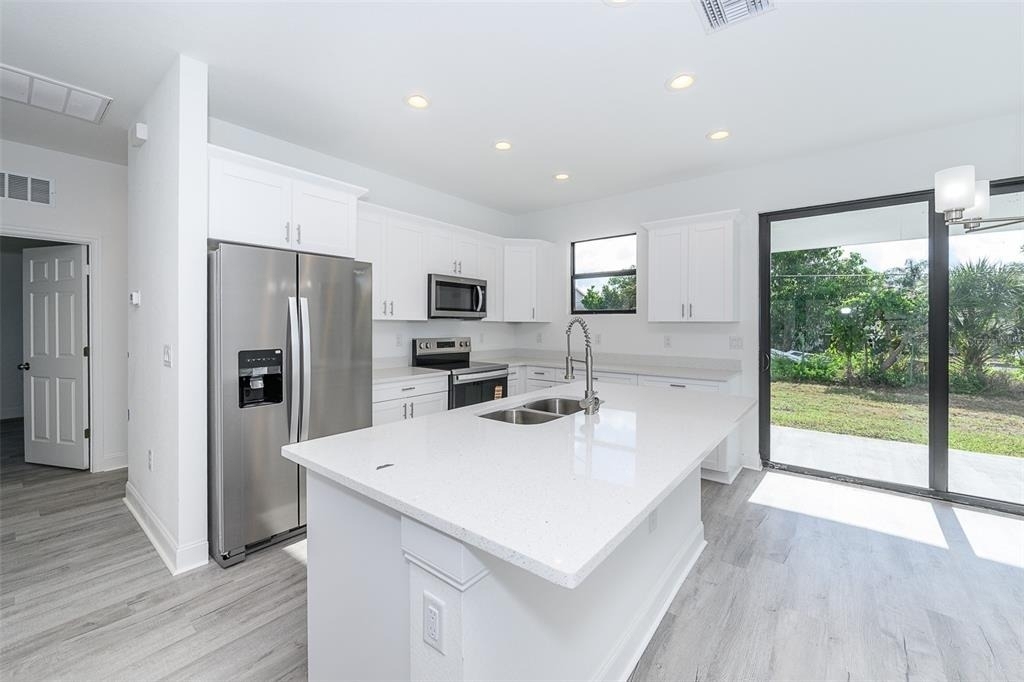 3304 Glencove Street - Photo 2