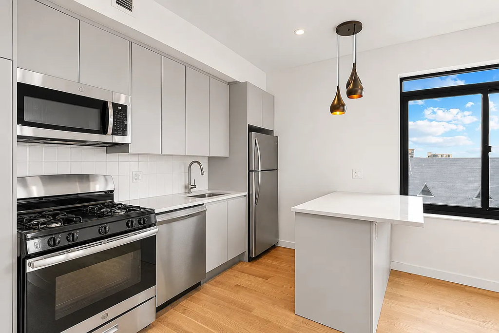 594 Bushwick Avenue - Photo 3