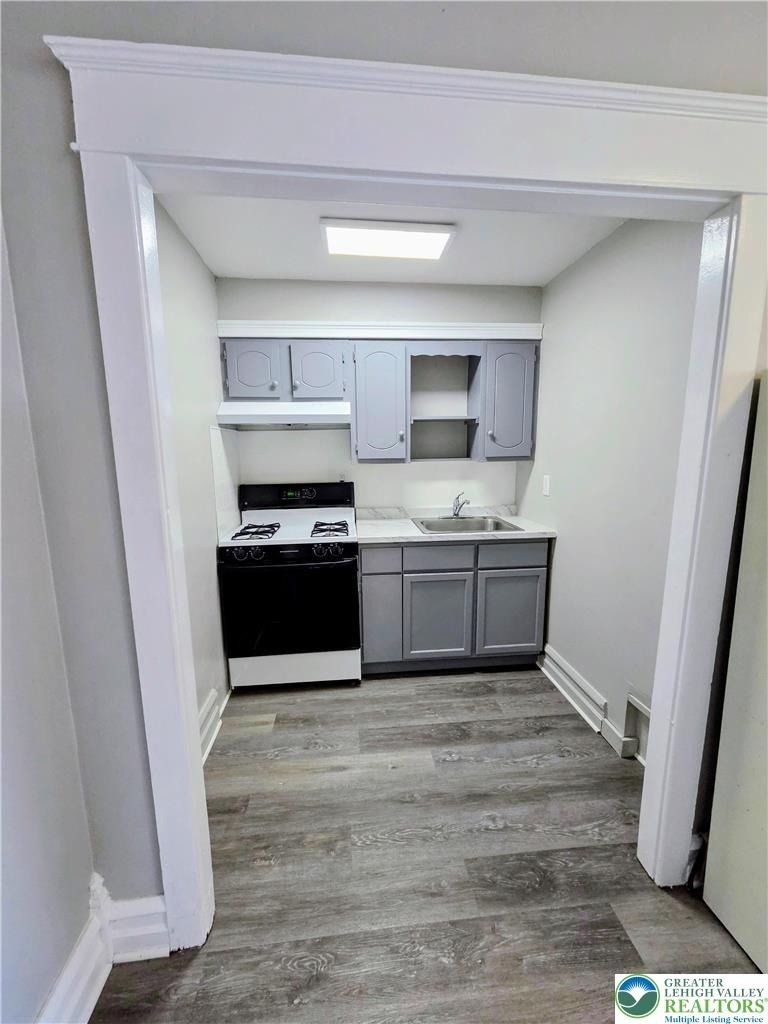 926 W Walnut Street - Photo 2