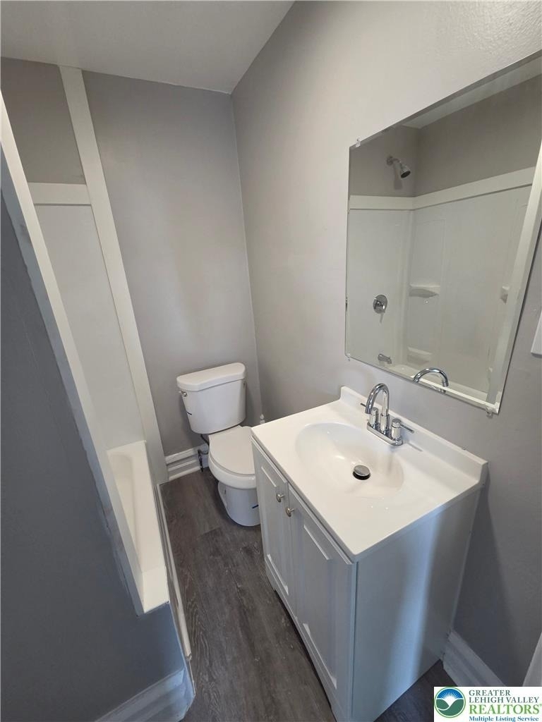 926 W Walnut Street - Photo 5