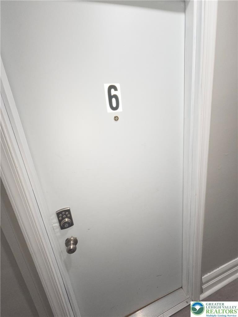 926 W Walnut Street - Photo 6