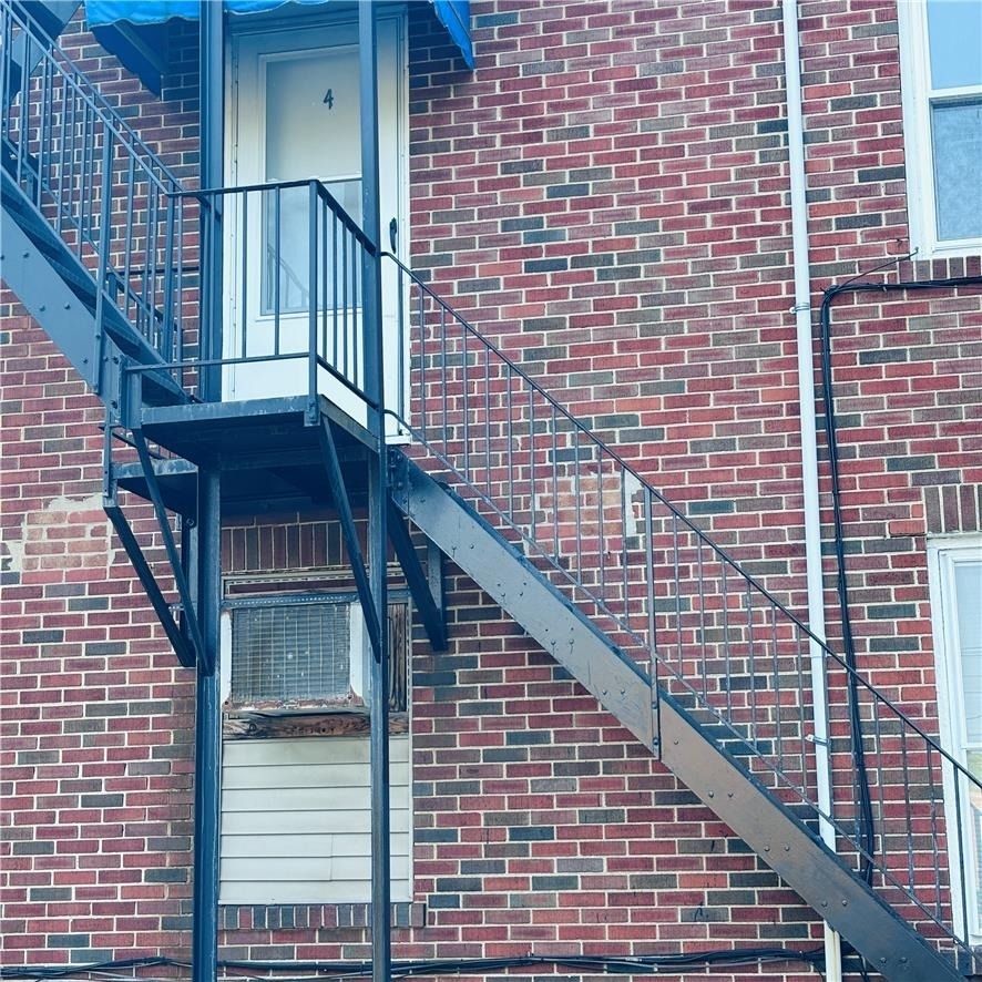 559 E Broad Street - Photo 18