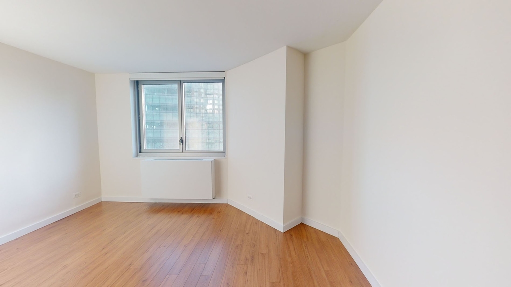 401 E 34th St - Photo 2