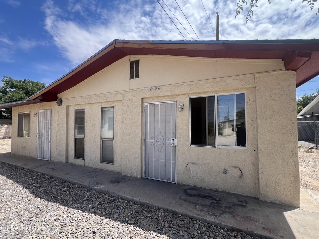 1008 Antonio Street - Photo 1