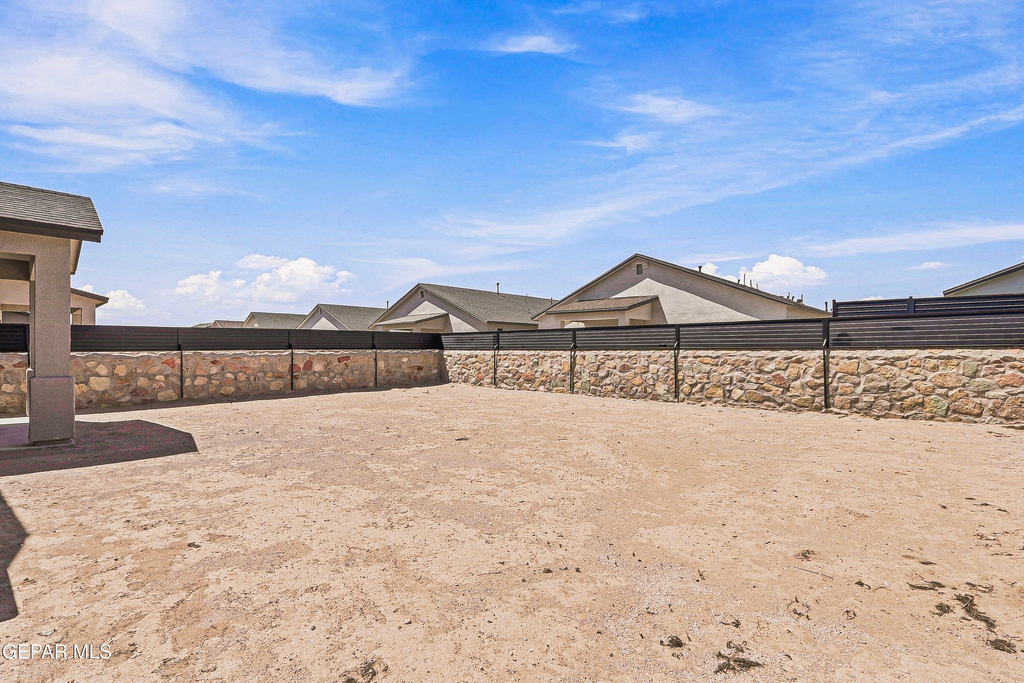 13689 Flora Vista Avenue - Photo 3