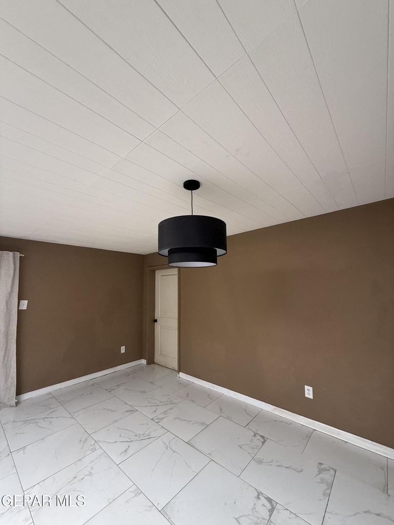 5725 Wren Avenue - Photo 16
