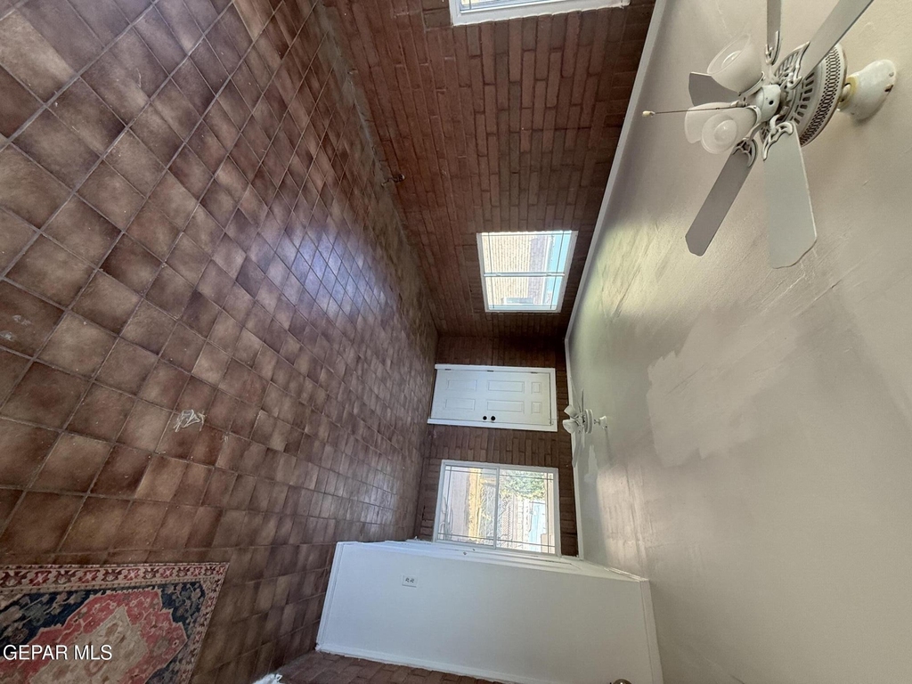 5725 Wren Avenue - Photo 22