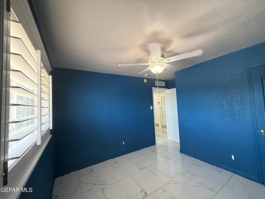 5725 Wren Avenue - Photo 7