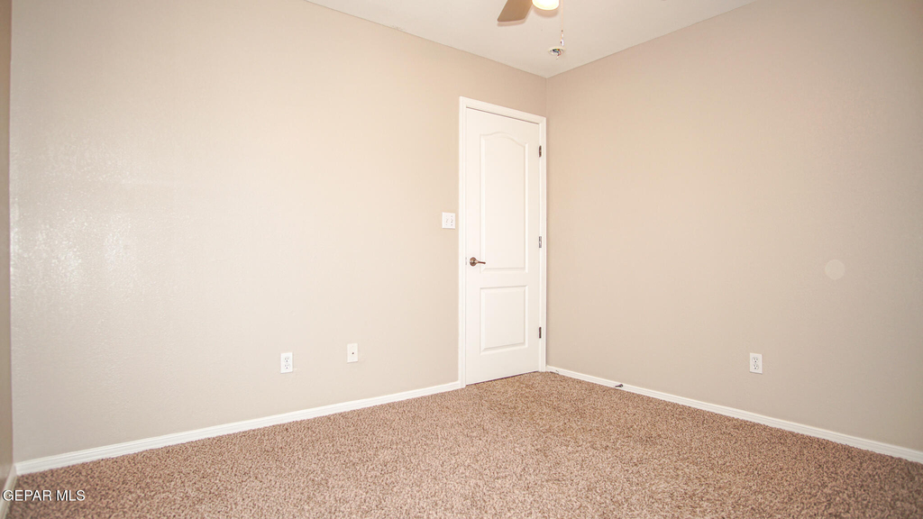 6325 Franklin Ridge Drive - Photo 16