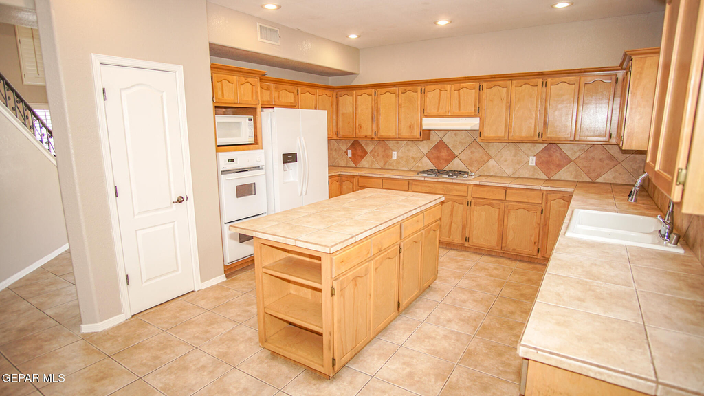 6325 Franklin Ridge Drive - Photo 8