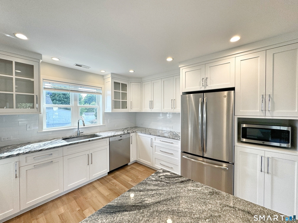18 Catherine Street - Photo 2
