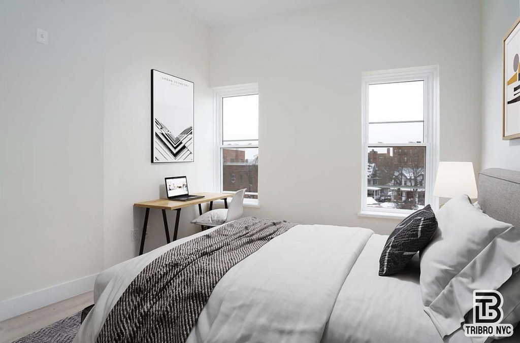 905 Church Avenue - Photo 4