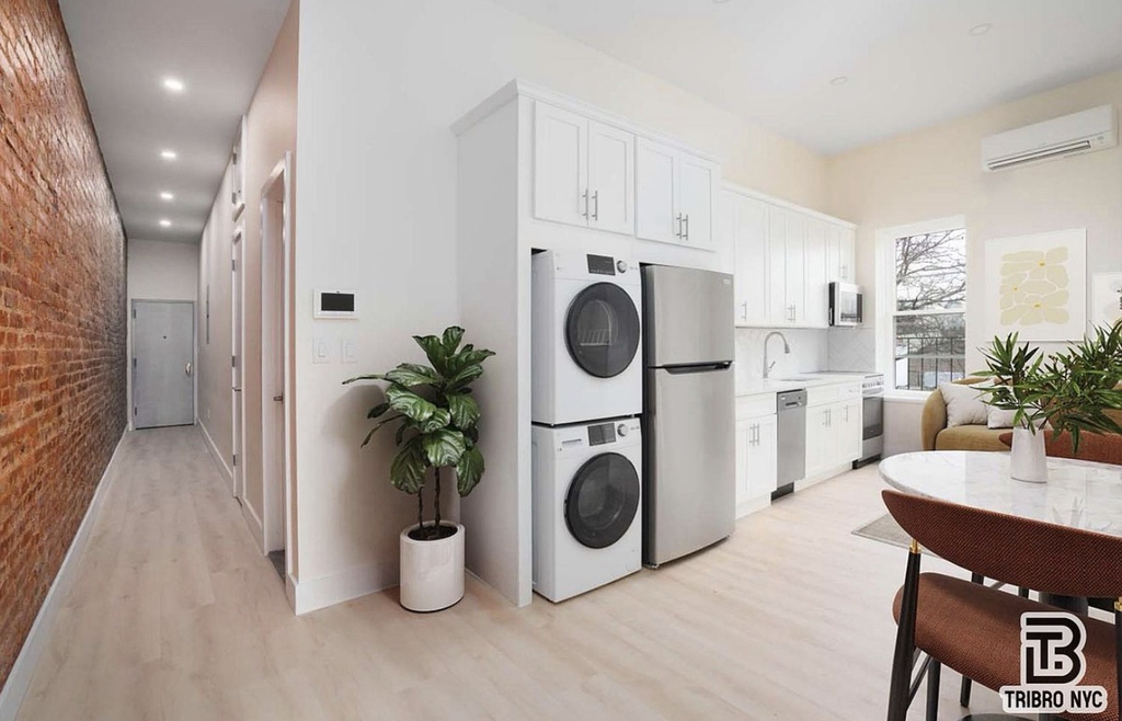 905 Church Avenue - Photo 1
