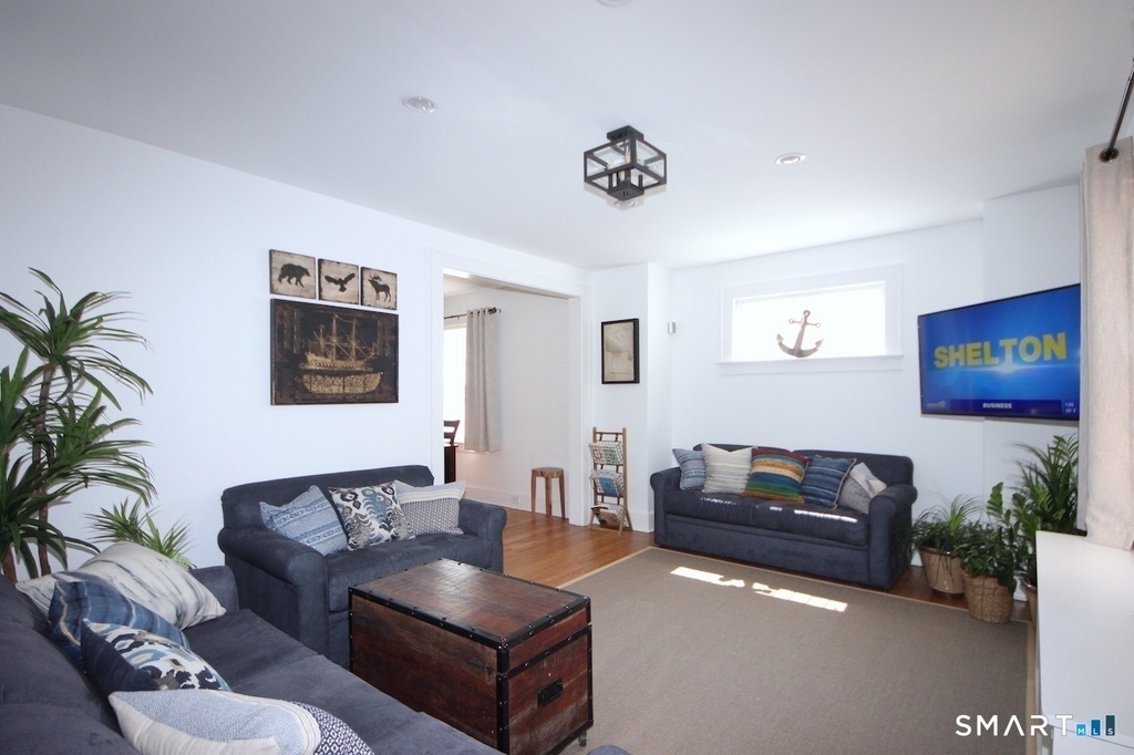1093 Shippan Avenue - Photo 1