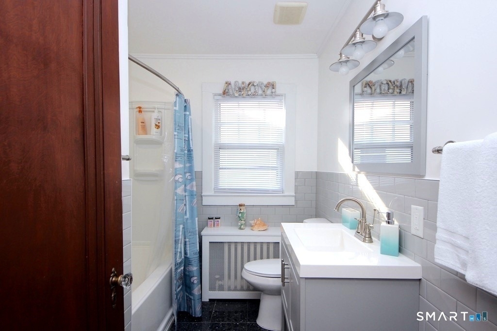 1093 Shippan Avenue - Photo 15