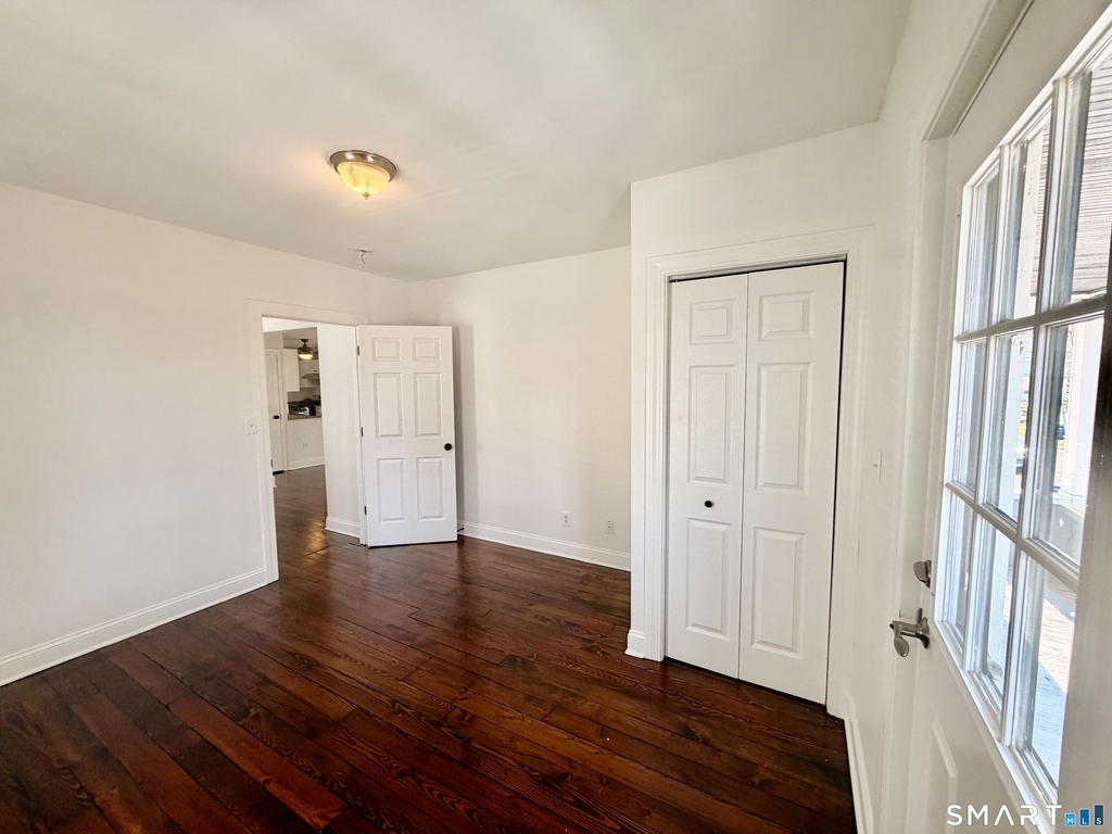 48 Vine Street - Photo 2