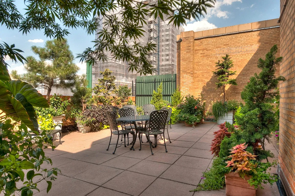 East 68th Street - Photo 5