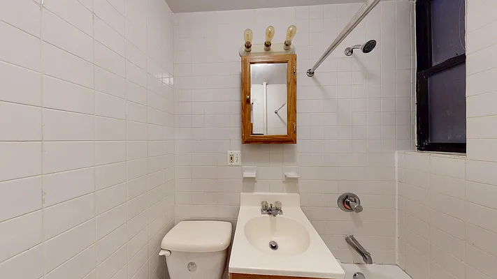 315 East 93rd Street - Photo 3