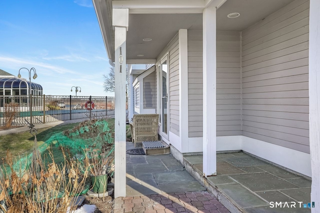 101 Breakers Lane - Photo 3