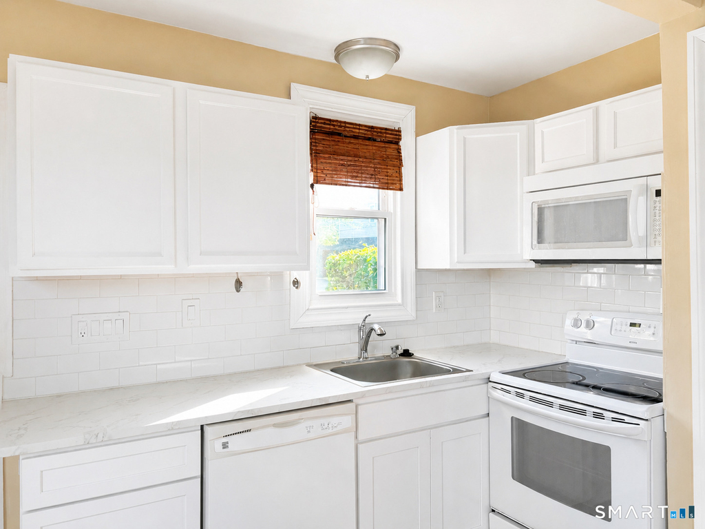 400 Treadwell Street - Photo 3