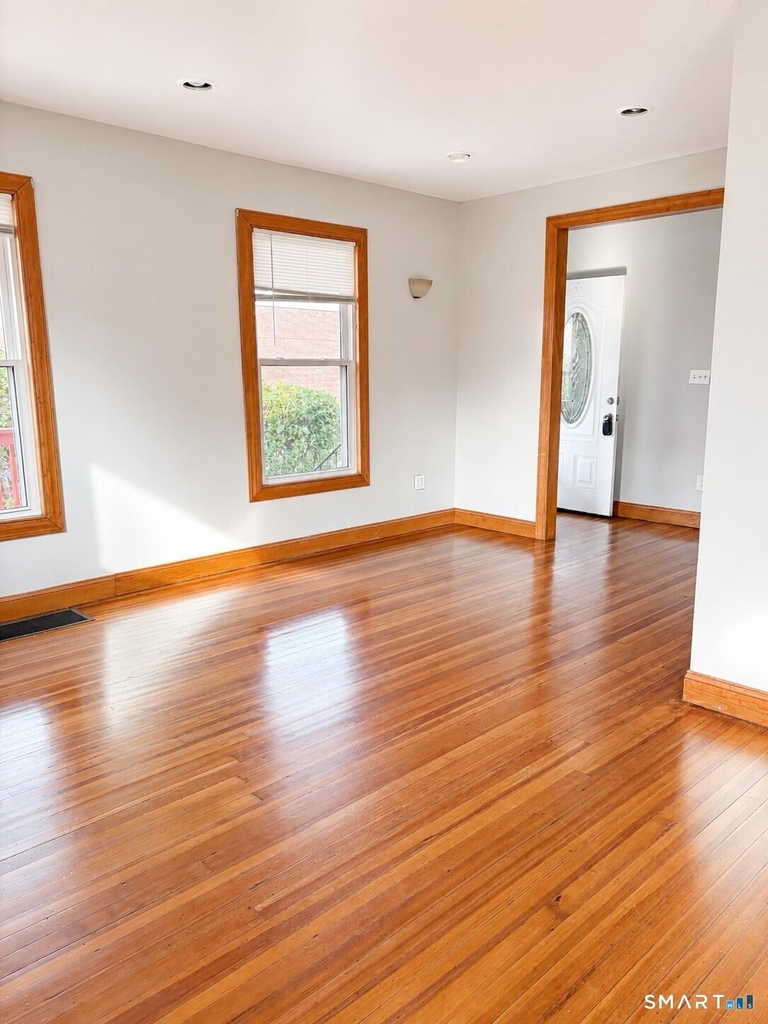 400 Treadwell Street - Photo 2
