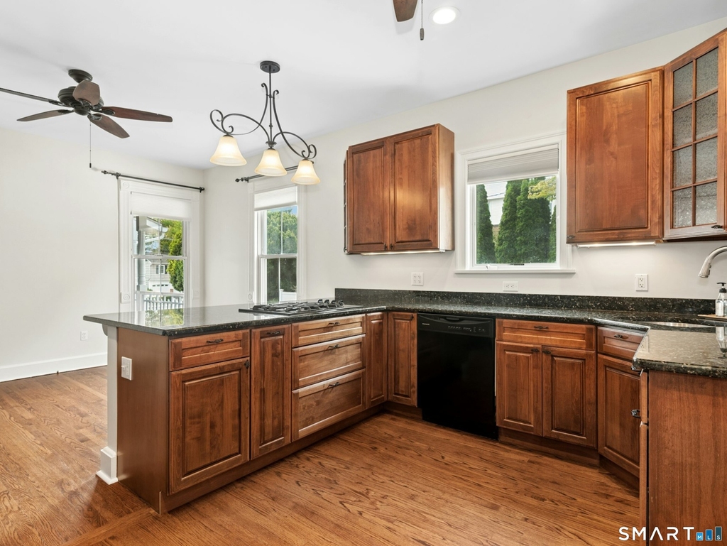 220 West Avenue - Photo 6