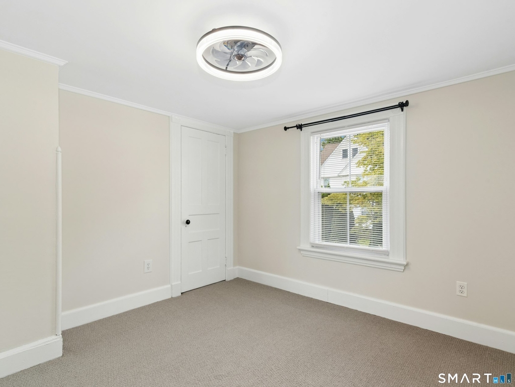 220 West Avenue - Photo 12