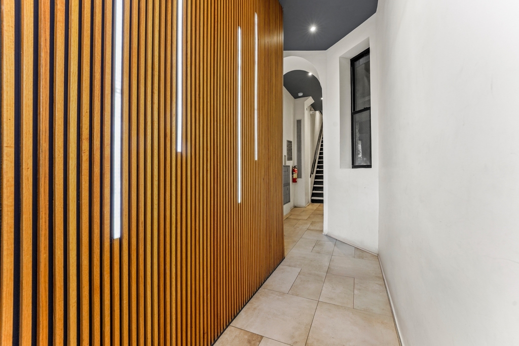 212 Lafayette Street - Photo 7