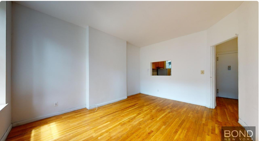 East 90th Street - Photo 4
