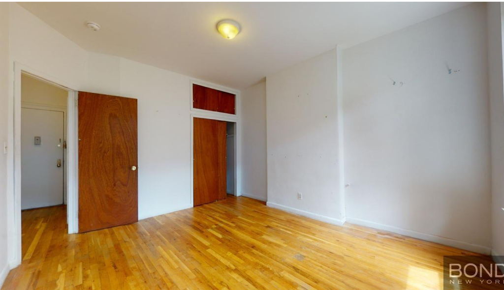 East 90th Street - Photo 10