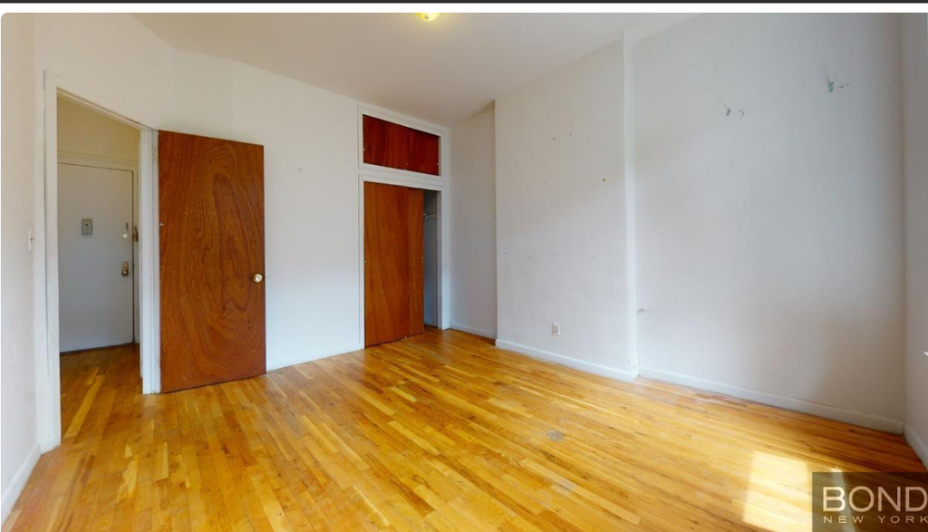 East 90th Street - Photo 12