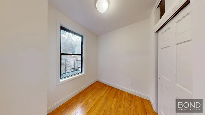 425 East 65th Street - Photo 4