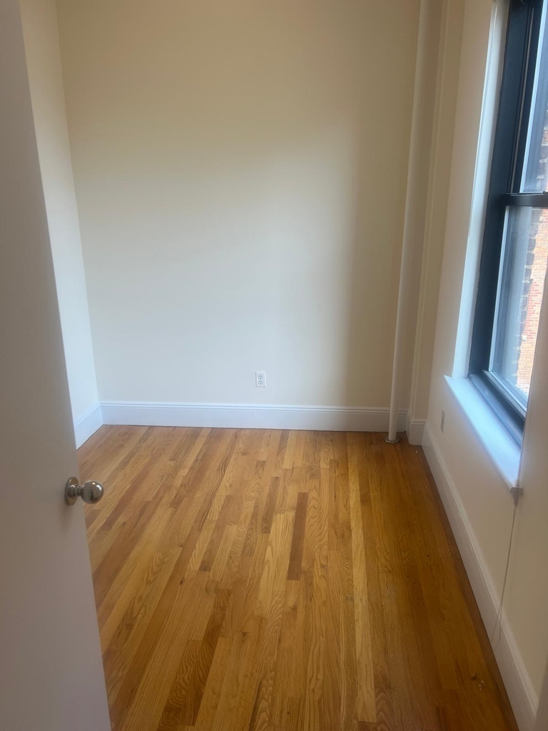 W 92 St / Riverside Drive - Photo 2