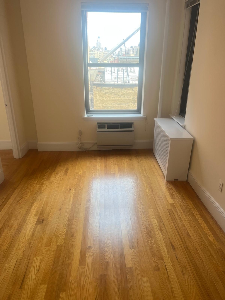 W 92 St / Riverside Drive - Photo 4