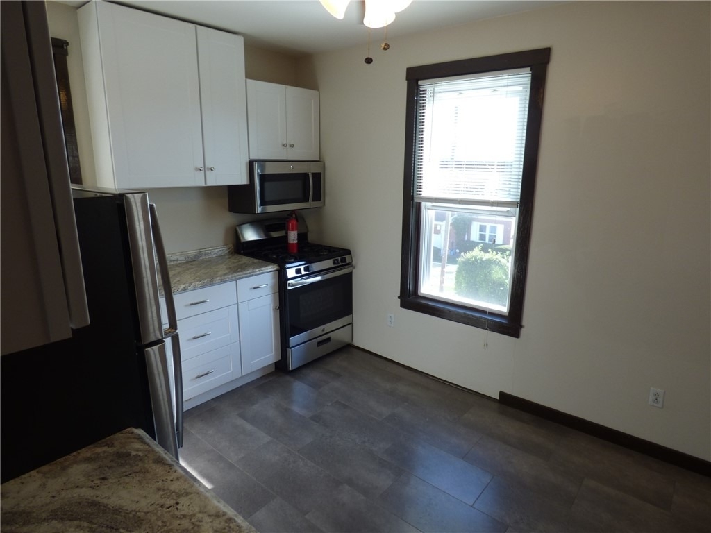2709 Middletown Rd - Photo 3