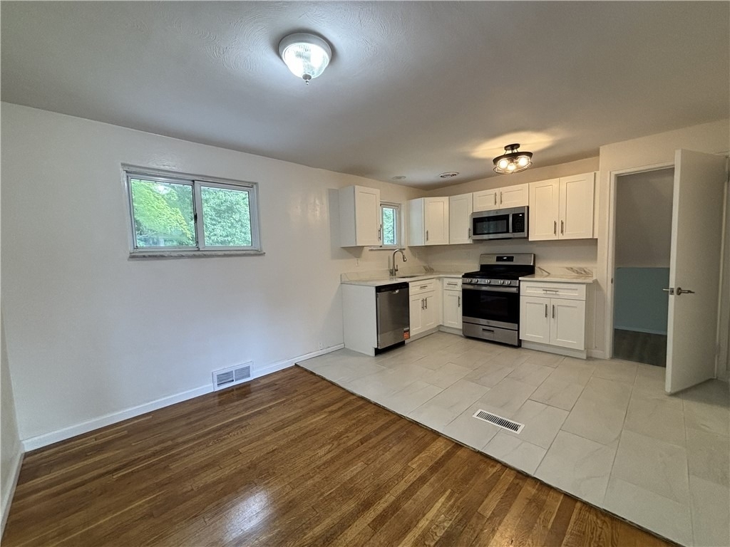 401 Cyra Dr - Photo 13