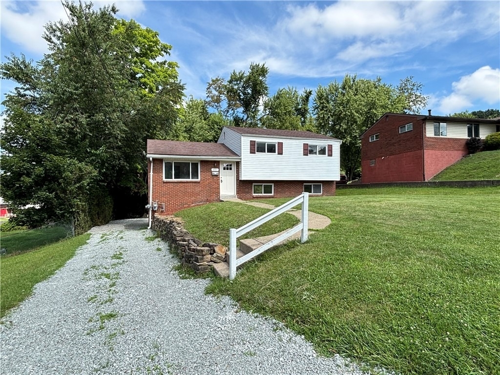 401 Cyra Dr - Photo 1